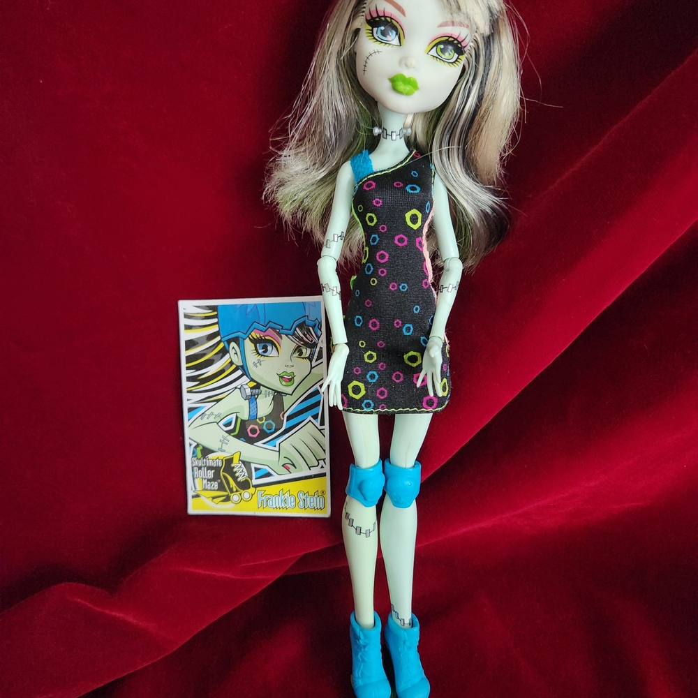Monster High Skulltimate Roller Maze Frankie Doll (2012) Out Of Box